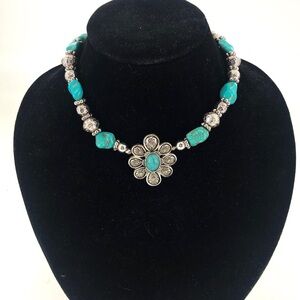 🌷NEW Turquoise and Silver Necklace